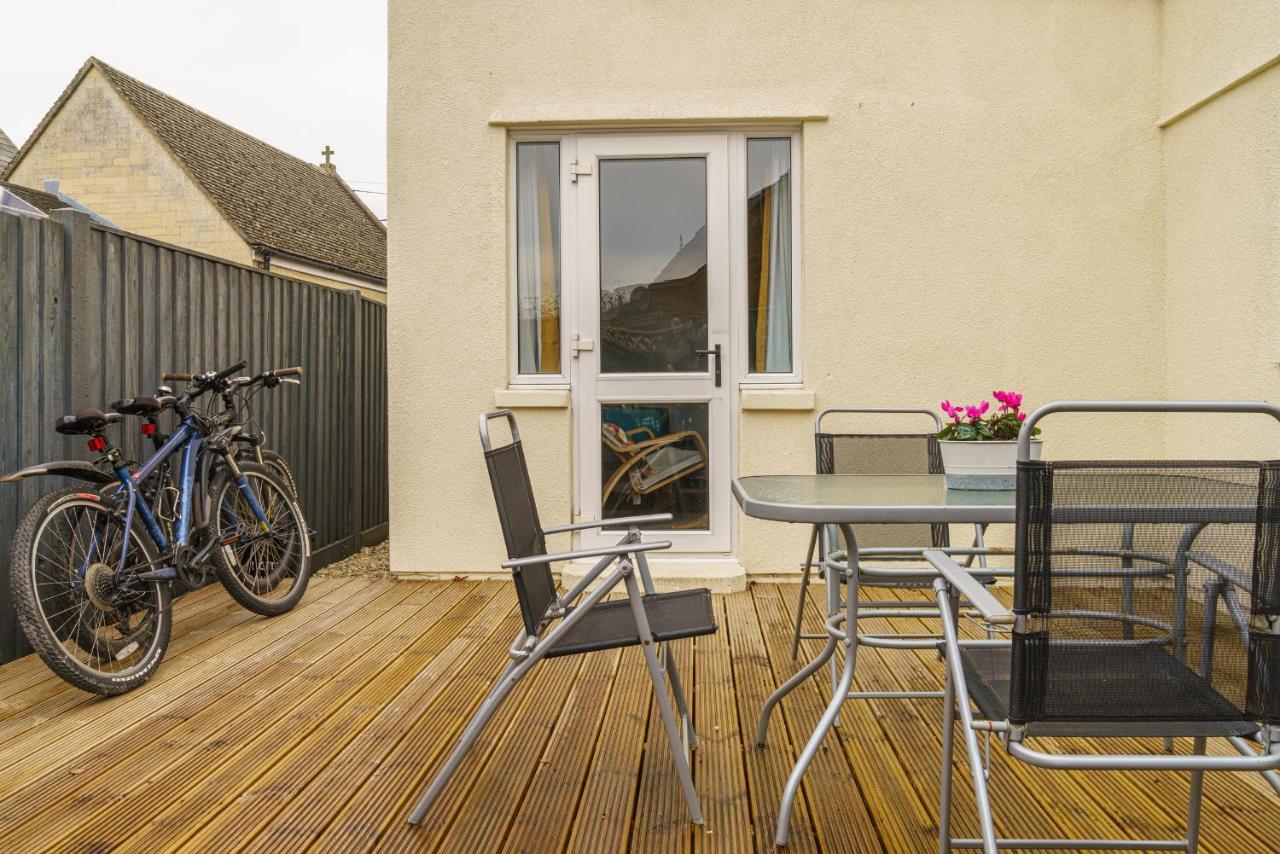 Private Deck With Newly Refurbished Flat Attached! Apartment ไซเร็นเซสเตอร์ ภายนอก รูปภาพ